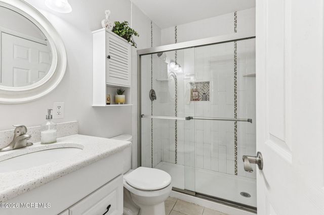 23 Chelsea Drive 70, Whiting, NJ 08759