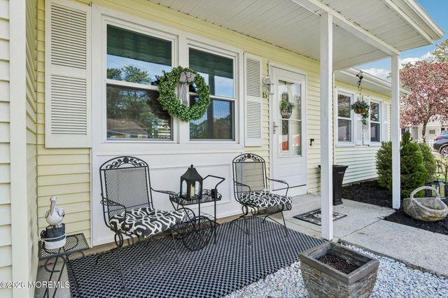 23 Chelsea Drive 70, Whiting, NJ 08759