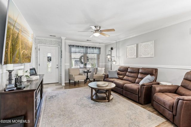 23 Chelsea Drive 70, Whiting, NJ 08759