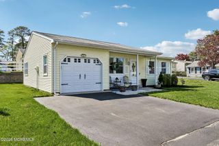 23 Chelsea Drive 70, Whiting, NJ 08759