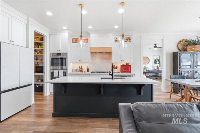 1562 Glencoe St, Middleton, ID 83644