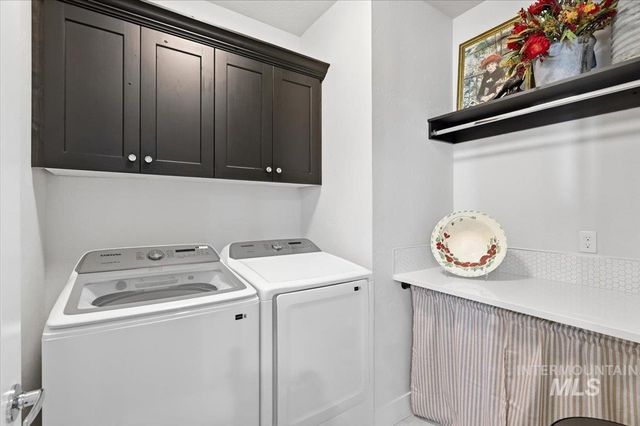 1562 Glencoe St, Middleton, ID 83644