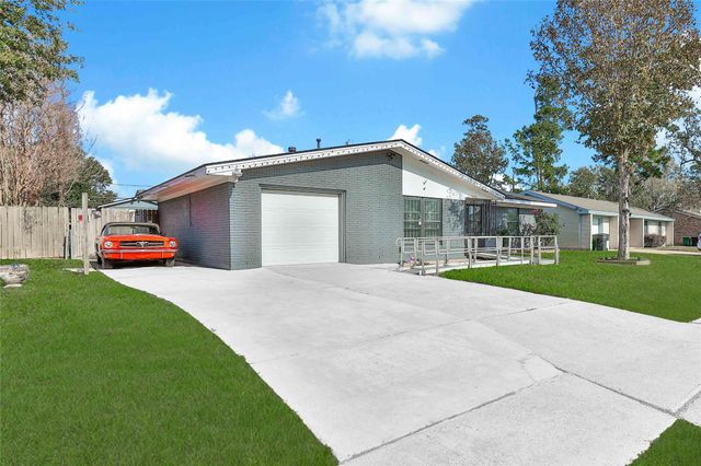 4210 Gardendale Drive, Houston, TX 77092