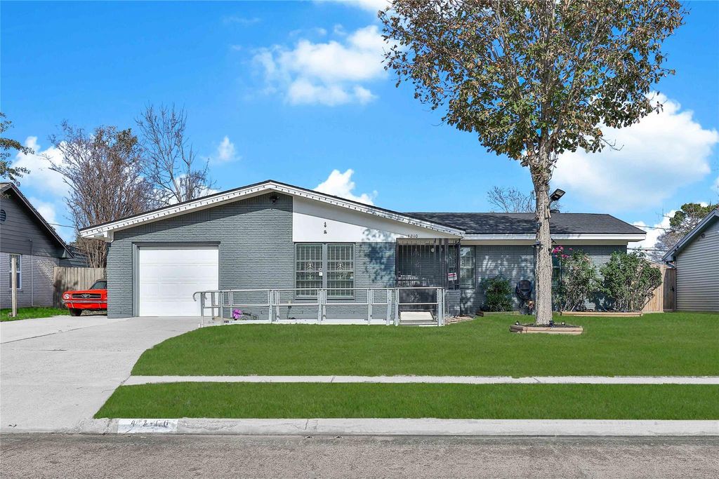 4210 Gardendale Drive, Houston, TX 77092