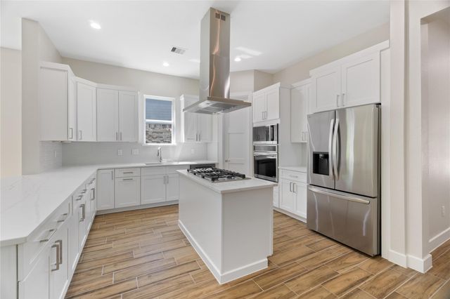 1118 Neros Palace, New Caney, TX 77357