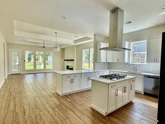 1118 Neros Palace, New Caney, TX 77357