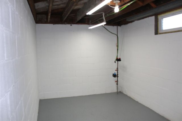 676 W Michigan Avenue, Saline, MI 48176