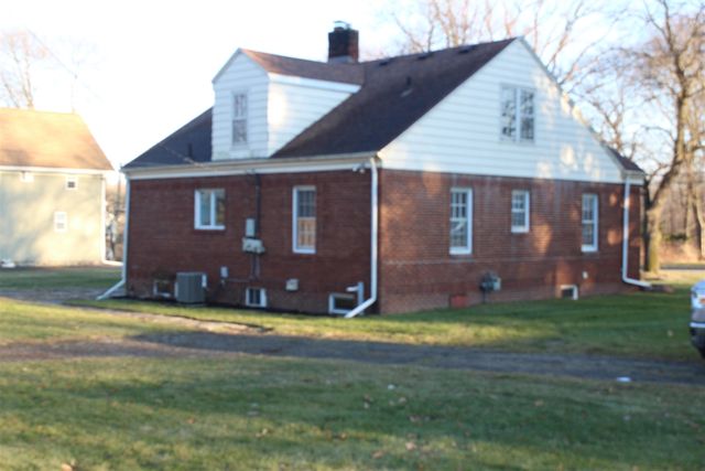 676 W Michigan Avenue, Saline, MI 48176