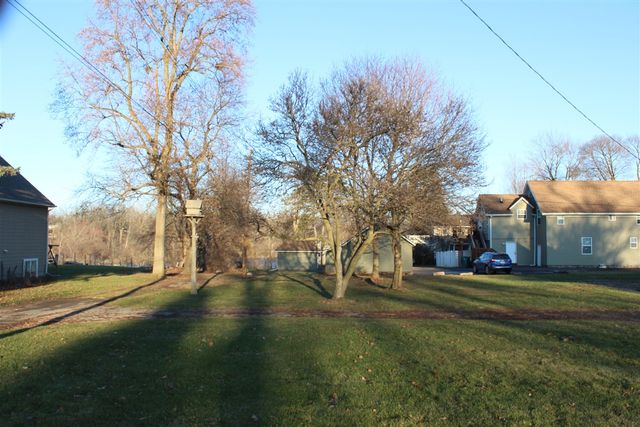 676 W Michigan Avenue, Saline, MI 48176