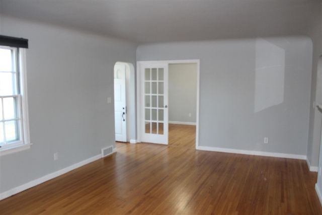 676 W Michigan Avenue, Saline, MI 48176