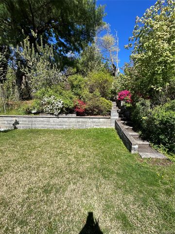 207 Morsemere Avenue, Yonkers, NY 10703