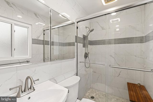 8006 WOODHAVEN CT, Baltimore, MD 21237