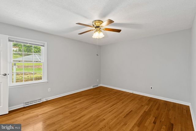 8006 WOODHAVEN CT, Baltimore, MD 21237