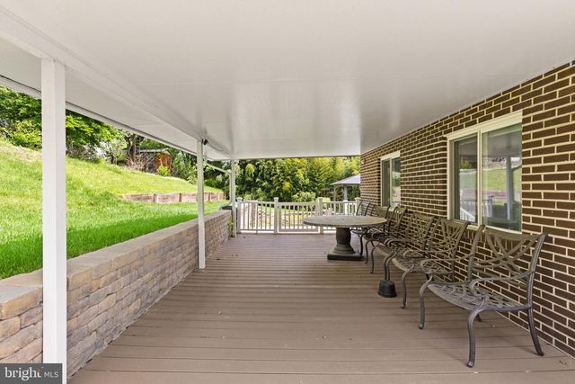 8006 WOODHAVEN CT, Baltimore, MD 21237