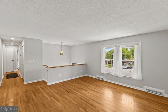 8006 WOODHAVEN CT, Baltimore, MD 21237
