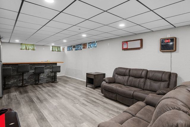 1503 W 46TH Place, Davenport, IA 52806