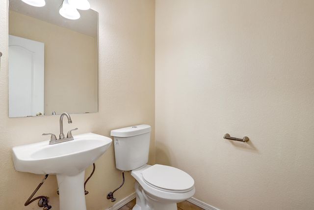 5724 Sandoval Drive NE, Rio Rancho, NM 87144