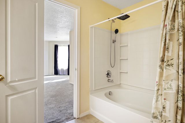 5724 Sandoval Drive NE, Rio Rancho, NM 87144