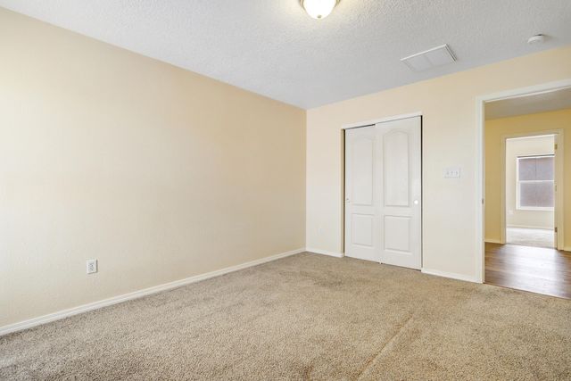 5724 Sandoval Drive NE, Rio Rancho, NM 87144