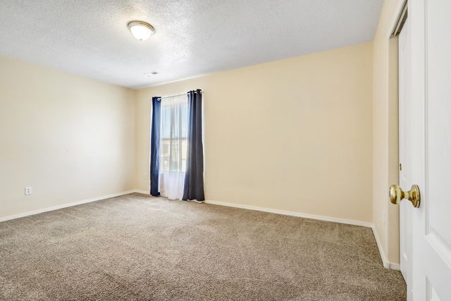 5724 Sandoval Drive NE, Rio Rancho, NM 87144