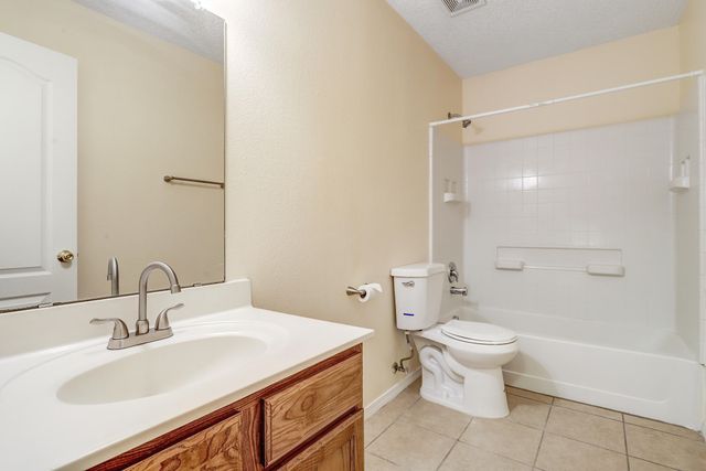 5724 Sandoval Drive NE, Rio Rancho, NM 87144