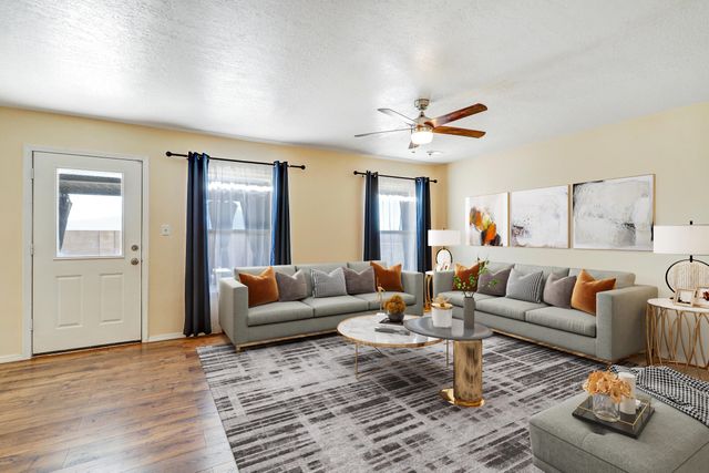 5724 Sandoval Drive NE, Rio Rancho, NM 87144