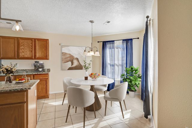 5724 Sandoval Drive NE, Rio Rancho, NM 87144