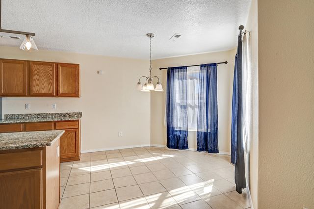 5724 Sandoval Drive NE, Rio Rancho, NM 87144