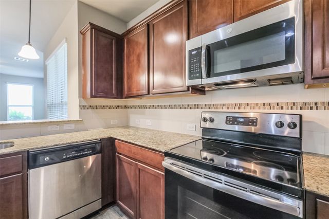 121 Wickersham A, Conroe, TX 77304