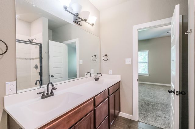 121 Wickersham A, Conroe, TX 77304