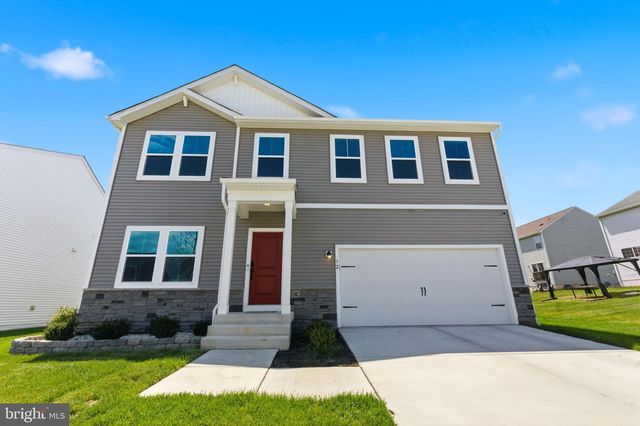 32 SALUTE CIR, Martinsburg, WV 25405