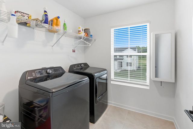 32 SALUTE CIR, Martinsburg, WV 25405