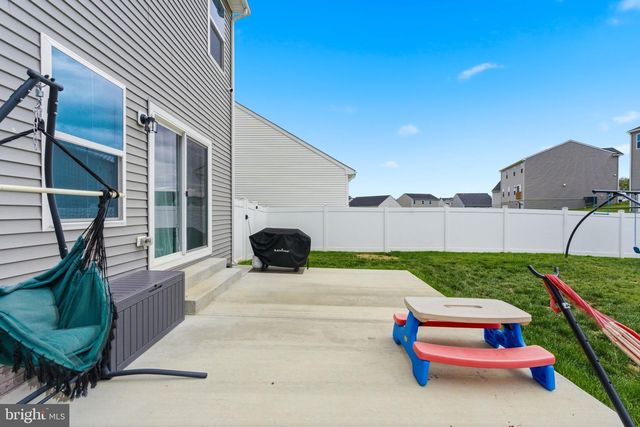 32 SALUTE CIR, Martinsburg, WV 25405