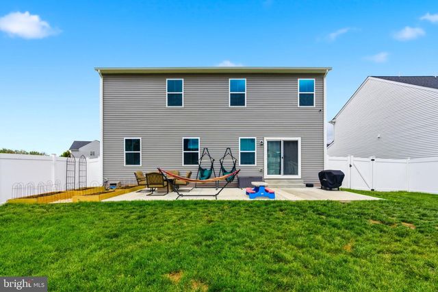 32 SALUTE CIR, Martinsburg, WV 25405
