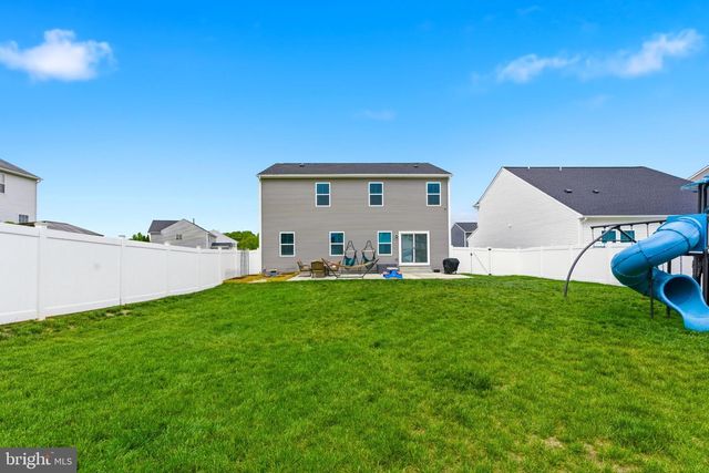 32 SALUTE CIR, Martinsburg, WV 25405