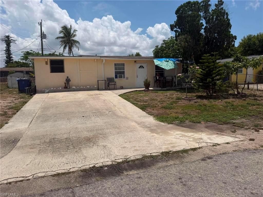2204 Coronet ST, FORT MYERS, FL 33907 — exterior