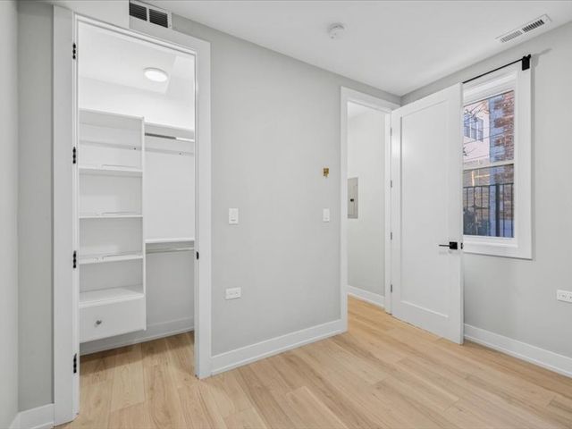 2818 W Fletcher Street CH, Chicago, IL 60618