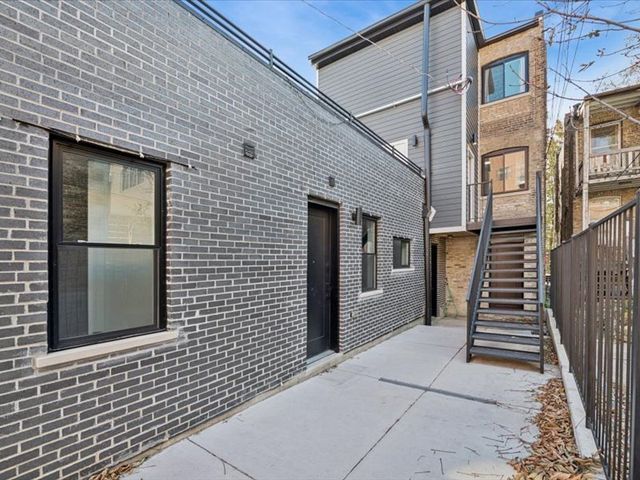 2818 W Fletcher Street CH, Chicago, IL 60618