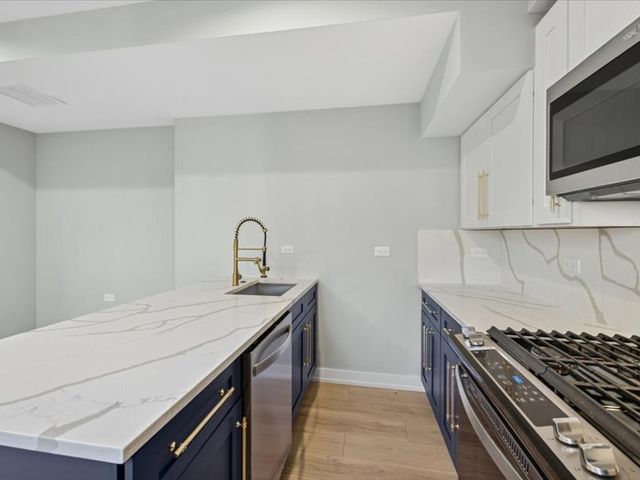 2818 W Fletcher Street CH, Chicago, IL 60618