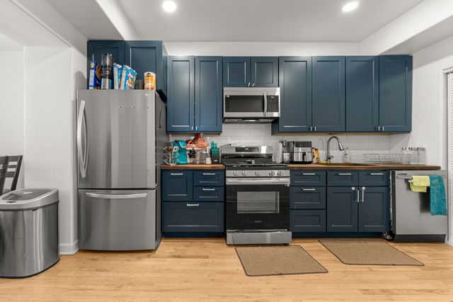 6722 S Ridgeland Avenue 3S, Chicago, IL 60649