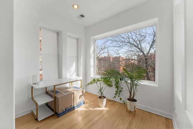 6722 S Ridgeland Avenue 3S, Chicago, IL 60649