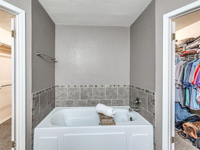 920 NW 171st Place, Edmond, OK 73012