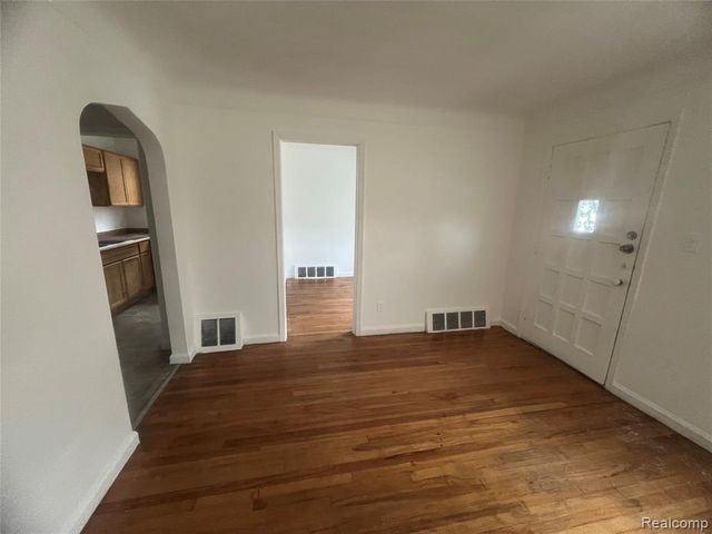 21341 Reimanville Avenue, Ferndale, MI 48220