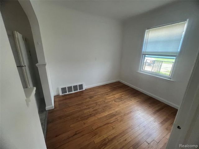 21341 Reimanville Avenue, Ferndale, MI 48220