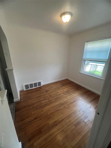 21341 Reimanville Avenue, Ferndale, MI 48220