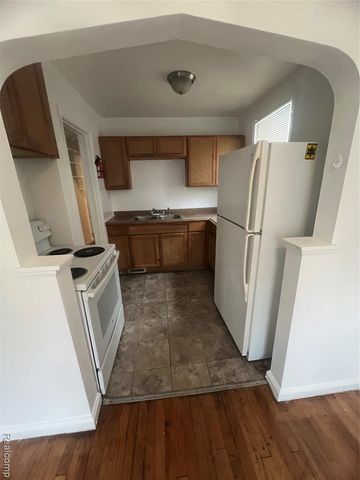 21341 Reimanville Avenue, Ferndale, MI 48220