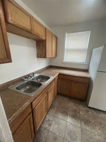 21341 Reimanville Avenue, Ferndale, MI 48220