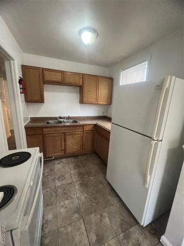 21341 Reimanville Avenue, Ferndale, MI 48220