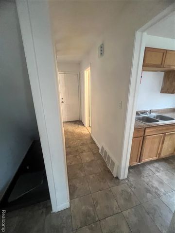 21341 Reimanville Avenue, Ferndale, MI 48220