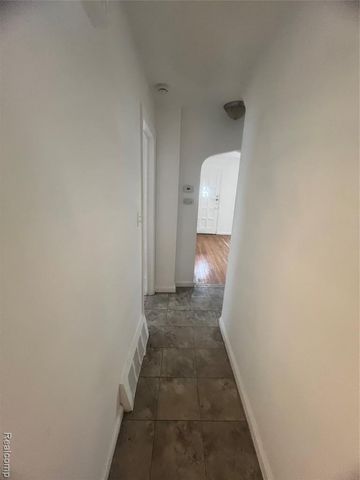 21341 Reimanville Avenue, Ferndale, MI 48220